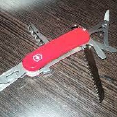 Нож VICTORINOX JUNIOR 03 2.3913.SKE